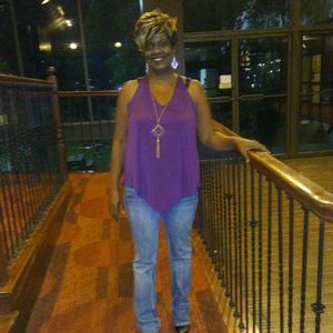 Meet your Posher, Joyce